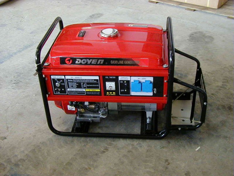 Benzinovyiy generator 7
