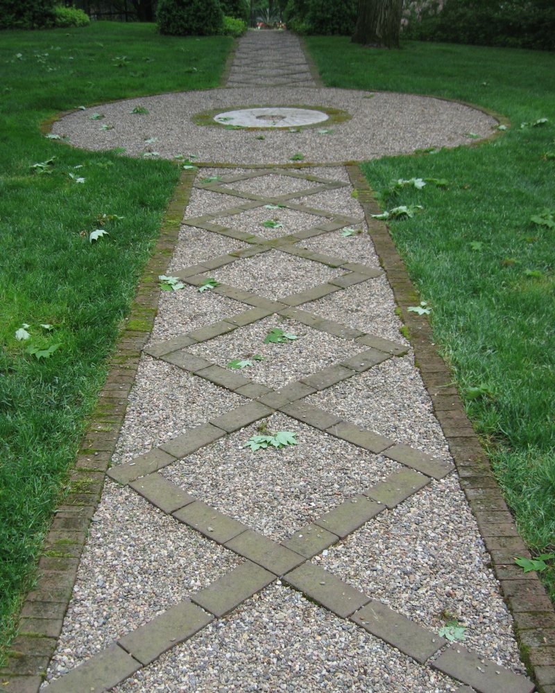 Garden paths 25